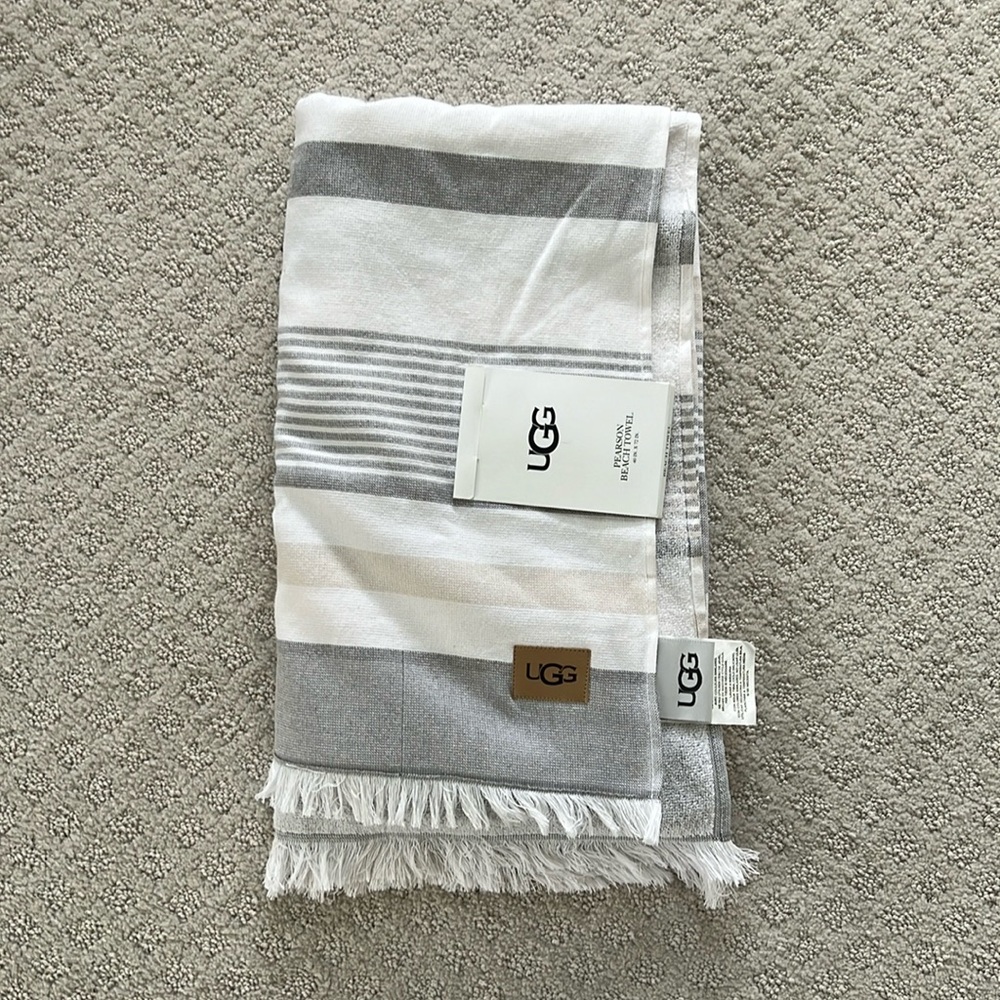 UGG Pearson Beach Towel - 40in x 72in | white, grey and tan.